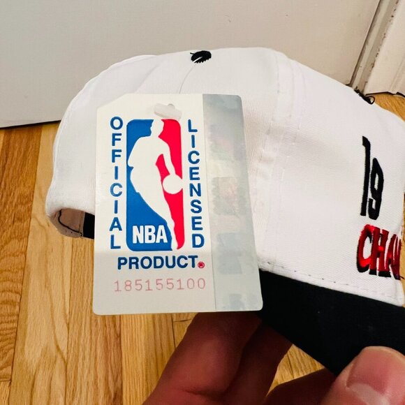 NWT Vintage 1996 NBA Champions Chicago Bulls Hat Cap Snapback - Picture 2 of 16